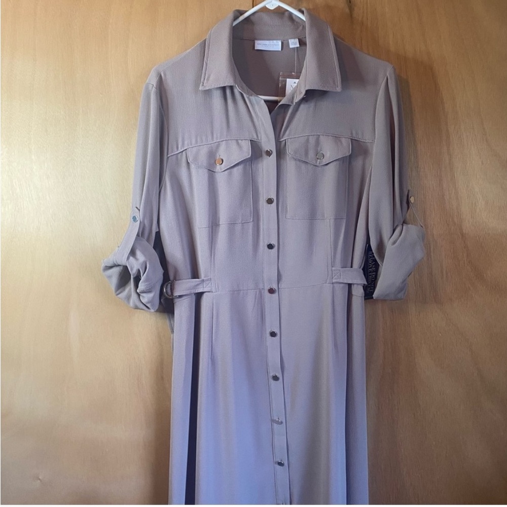 Dress, New York & Company, Large, stretch button down, roll up sleeves. NWT
